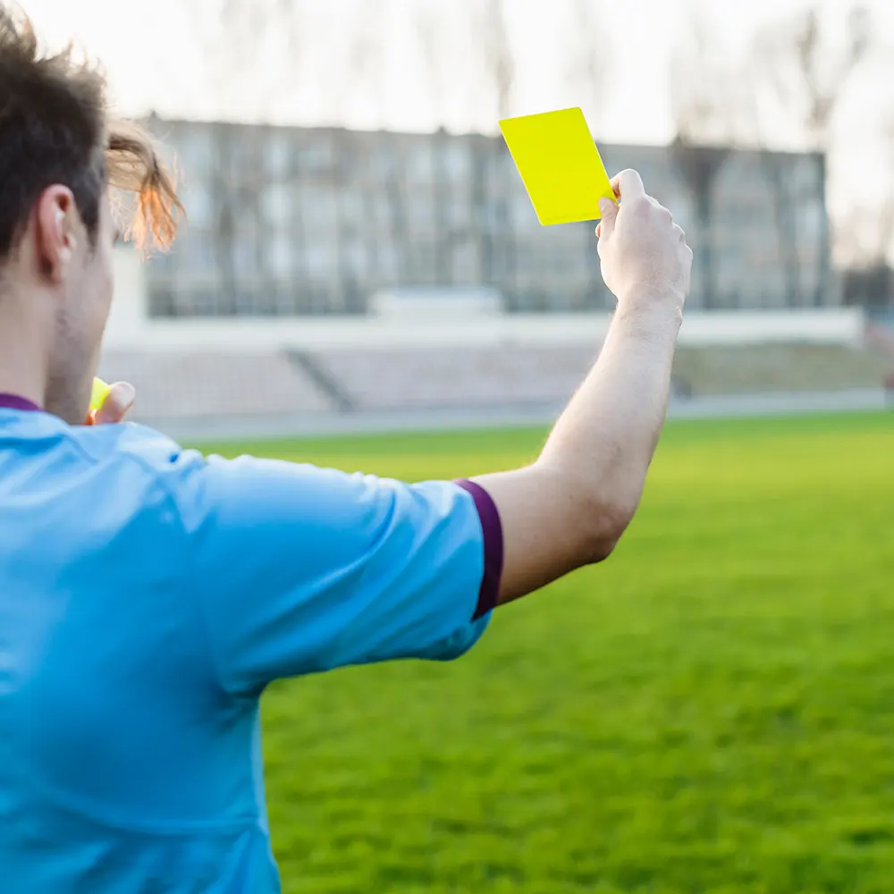 img-soccer-referee